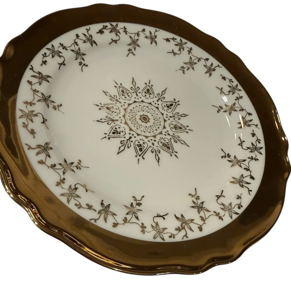 K&A Krautheim Selb Bavaria German Porcelain Lunch, Dessert,Salad Plate Scalloped